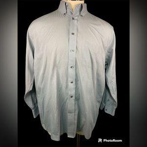 Roundtree and Yorke Long Sleeve Button Up Shirt Men’s 17 1/2 -35